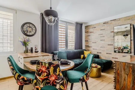 P&O Apartments Suwalska Отели рядом с достопримечательностью «Multioutlet Sp. z o.o.»