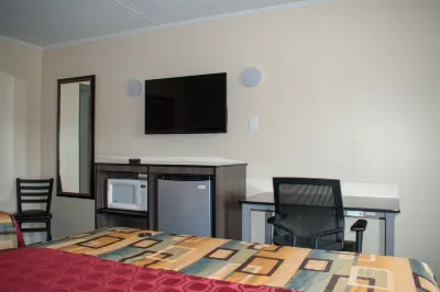 Inn of Lenoir Motor Lodge فنادق في Lenoir City