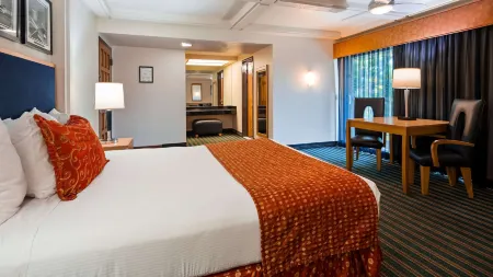 Best Western Pine Tree Motel Отели в г. Чино