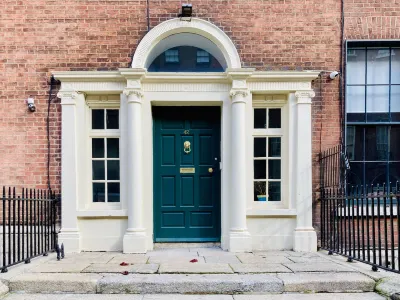 Leevin Hostel George Hotel a 