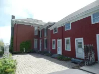 Captain Sweetser's Inn