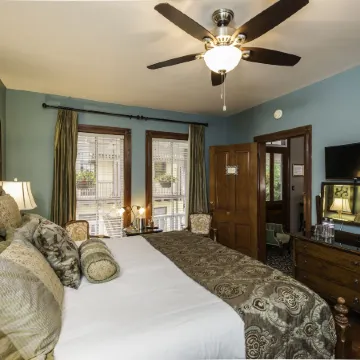 Carriage Way Inn Bed & Breakfast Adults Only - 21 Years Old and up