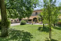 Le Château de Camille Hotels in Mirande