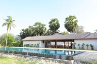 Kay Jay Palms - Kalkudah - piscina