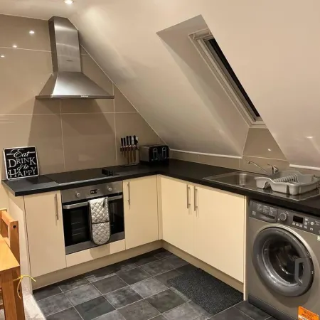 Central Location 2-Bed Apartment in Maidstone Отели рядом с достопримечательностью «Бренчли Гарденс»