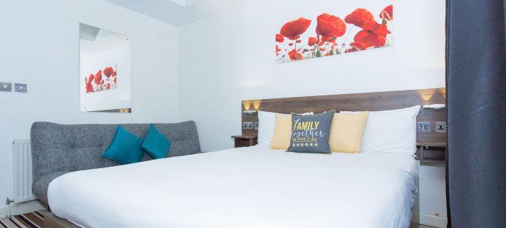 Langley Guest House Nr Pinewood Studios Hotels in Slough
