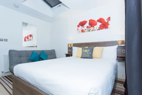 Langley Guest House Nr Pinewood Studios - 4-Star