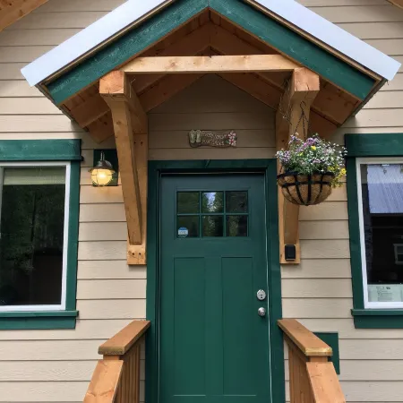 Talkeetna's Mount Dall Cottage - WiFi&Laundry - Easy Access from Parks Highway!