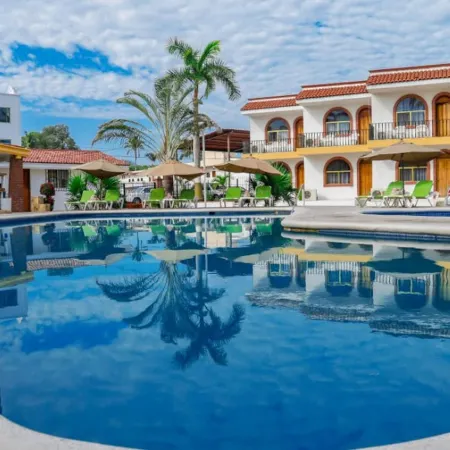 Costa Alegre Hotel & Suites