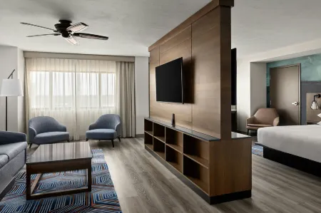 Oshkosh Marriott Waterfront Hotel & Convention Center