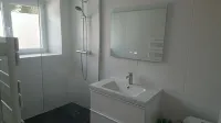 Newly renovated studio in the heart of town, separate kitchen