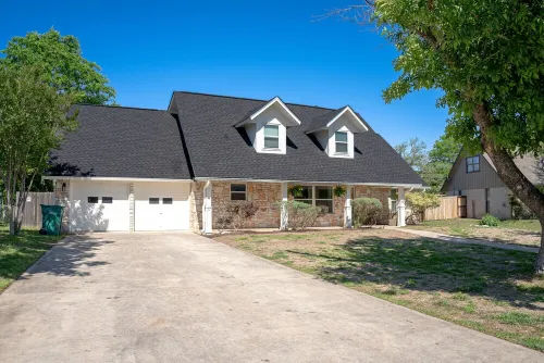Beautifully remodeled Boerne Charm home located minutes from downtown