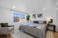 Pet-Friendly Luxury Retreat: Two Bedroom, Two Bathroom Oasis with King Beds.