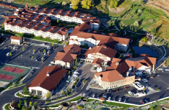 Epic Adventure Hub with Spa and Pool Amenities - Gorgeous Mountain Haven