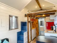 Serene Lakefront Haven - Historic, Waterfront, Cozy