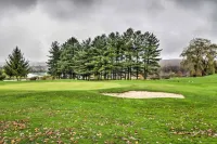 Cozy Cabin with Outdoor Deck and Scenic Views - Charming Mountain Retreat