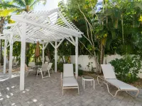 Heated Pool and Three Lanais - Charming Coastal Haven