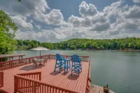 Charming Lake Access and Scenic Views - Cozy Lake Cottage Retreat