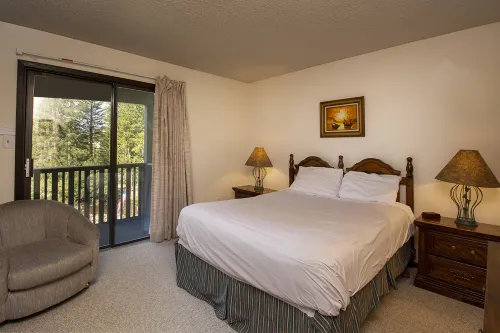 Scenic Views and Cozy Fireplace - Spacious Family Retreat Hotels in Winter Park