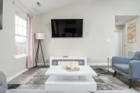 Tranquil Oasis with Private Patio - Charming Modern Retreat Hotels in Washington Township