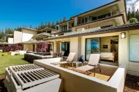 Panoramic Golf Course Views and Spacious Outdoor Living - Luxurious Retreat