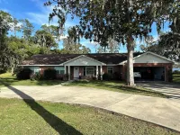 Peaceful Lakefront Home! Hotels in Keystone