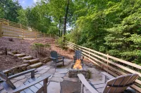 Exquisite Outdoor Oasis and Chef's Delight Kitchen - Enchanting Mountain Retreat