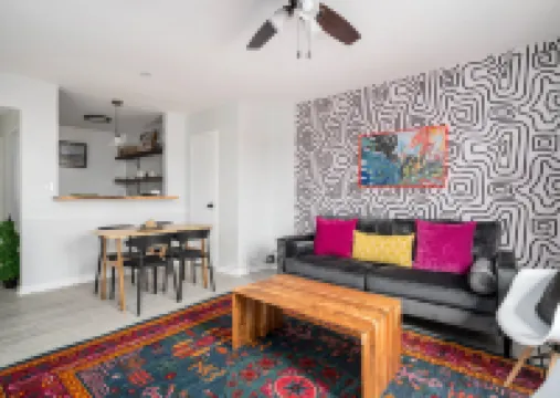 Charming Condo with Free Parking - Cozy Urban Escape