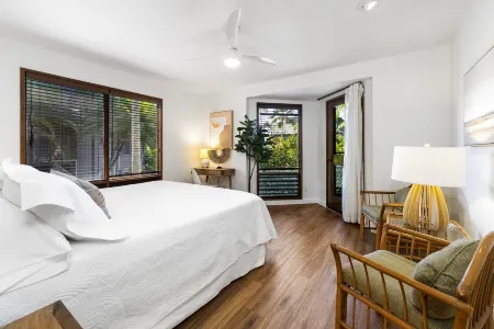 Ocean View and Golf Course Access - Stunning Hawaiian Retreat