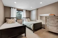 Expansive Deck and Gorgeous Views - Charming Mountain Retreat