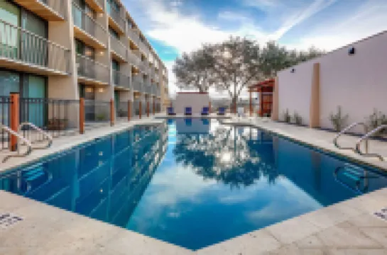 รามาดา บายวินด์แฮม ออสตินเซาท์