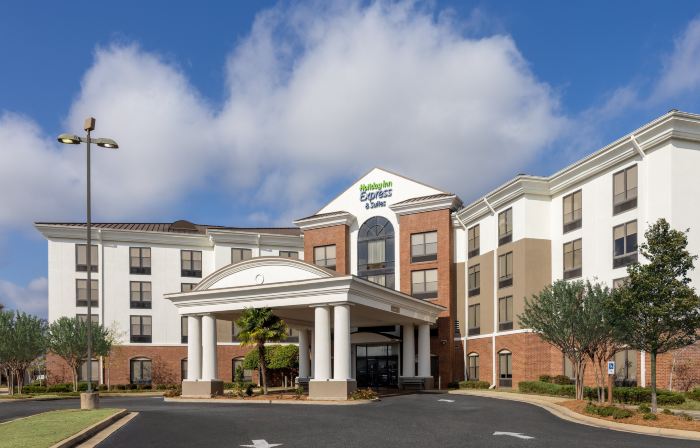 Holiday Inn Express & Suites JACKSON - FLOWOOD by IHG