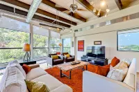 City-View Austin Penthouse on West 6th Street Near Restaurants & Parks - Dogs OK Hotels in West Lake Hills