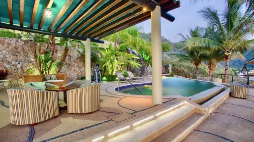 Family Vacation Home, 10 Miles from Downtown Pv Romantic Zone, Ocean Frontage Hôtels à : Puerto Vallarta