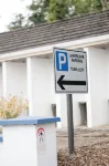 Luxury Waterfront Self-Catering Cabins - parkir