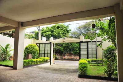 Prestige Court Residencies Hoteles cerca de Mt Lavinia Beach