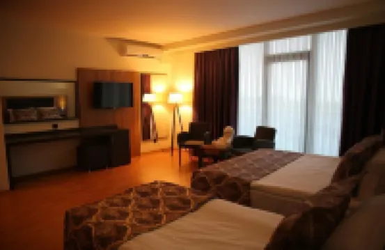 巴統歐爾福里亞公寓住宅飯店