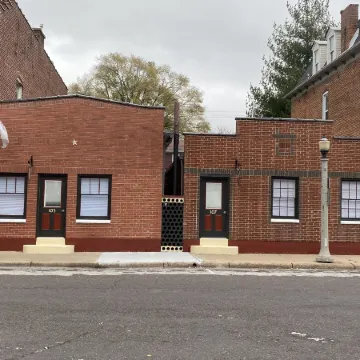 Hermann Crown Suites