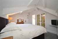 Tenby House Hotels in Tenby