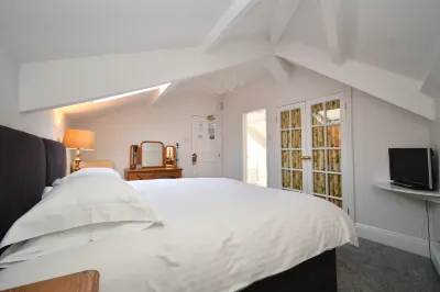 Tenby House Hotels near Tenby North Beach