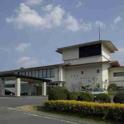 香落渓温泉 青蓮寺レークホテル Hotel Exterior