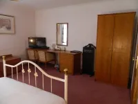 Red House Hotel فنادق في Coupar Angus