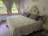 The Inn at Woodsong Acres Hotels in Conneaut
