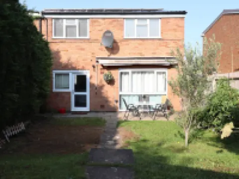 Skyvillion - Valley Way - 3Bed House in Stevenage Hotels in Stevenage
