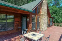 Moosetrax - 3 Bedrooms, 2 Baths, Sleeps 6 Cabin by RedAwning