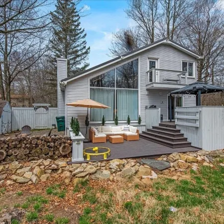 Pocono Scandinavian Cottage 2 Bedroom Cottage by RedAwning