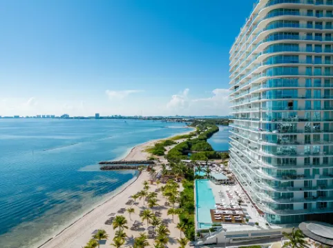 SLS Cancun Hotel & Residences