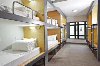 Cwtsh Hostel Hotels in 