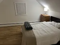 Modern Vacation home. Close to The Hamptons Hotels in Mastic