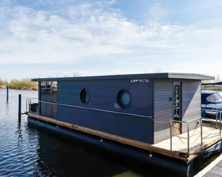 Beautiful Houseboat in Marina of Volendam Hotels in Volendam